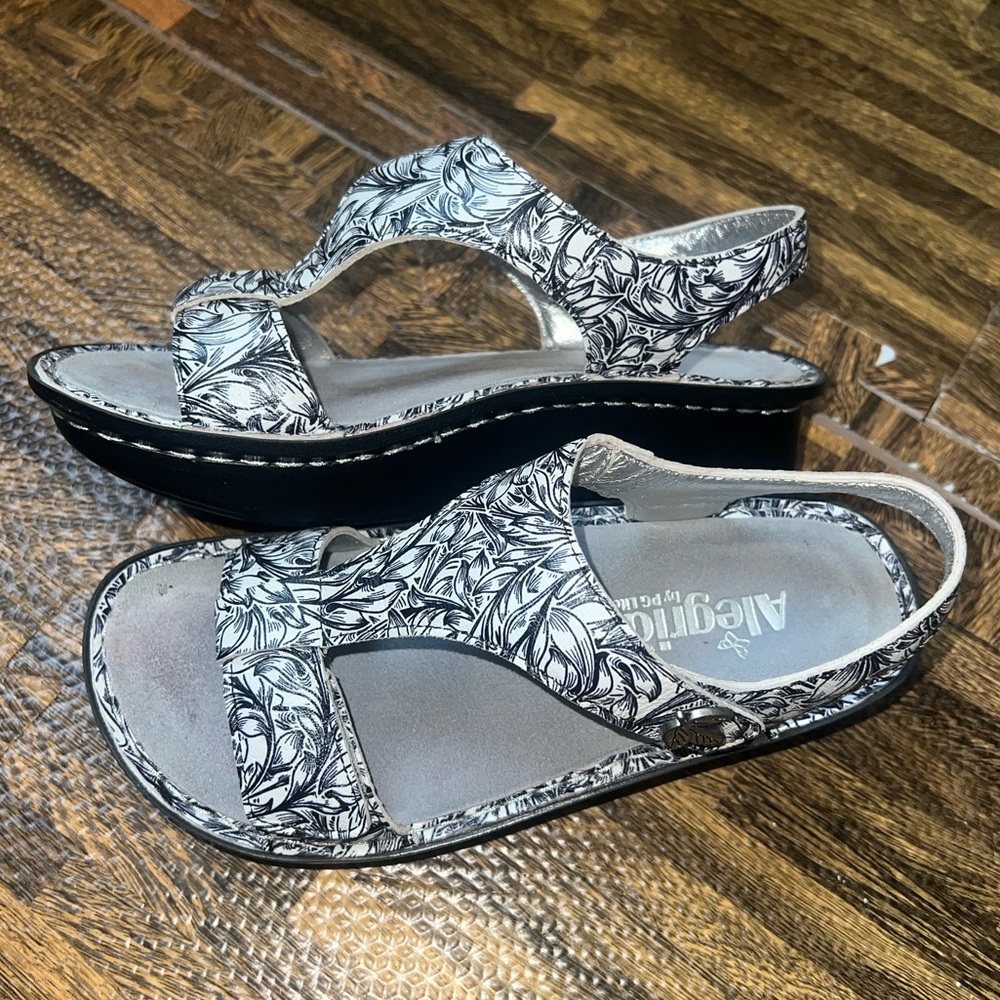 Alegria PG Lite Sandals KEN-769 Womens sz 5-5.5 Floor Model
